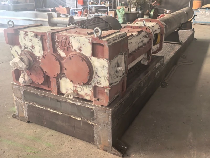 Visoko učinkovit vzporedni dvojni vijačni ekstruder za recikliranje odpadkov plastične folije v proizvodnji