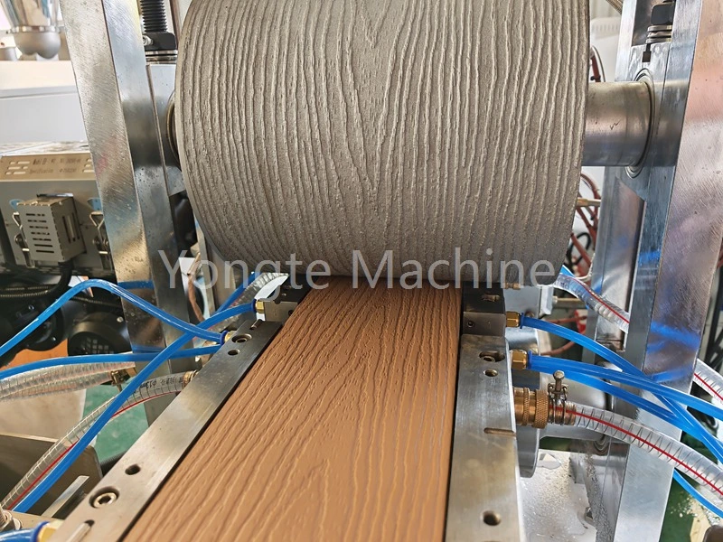Spletni katalog oblikovanja 3D reliefa
